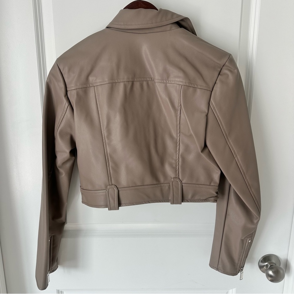 Forever 21 Women's Tan Cropped Leather Moto Jacket - Picture 4 of 4